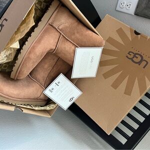 UGG Women's Classic Short Boots in Tan